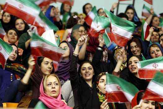 معاون روحانی: بانوان می توانند به ورزشگاهها بیایند، بجز فوتبال ، کشتی و شنا/ دولت امیدوار است از تقابل با تندروها خودداری کند