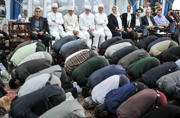 تصاویر : دیدار اعضای ستاد بزرگداشت امام(ره) با سید حسن خمینی