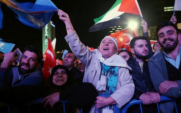 تصاویر : جشن پیروزی هواداران اردوغان