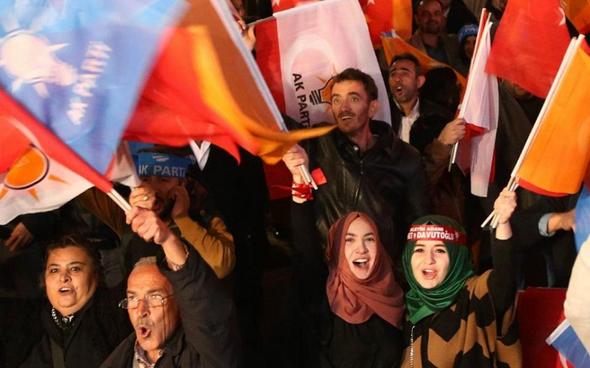 تصاویر : جشن پیروزی هواداران اردوغان
