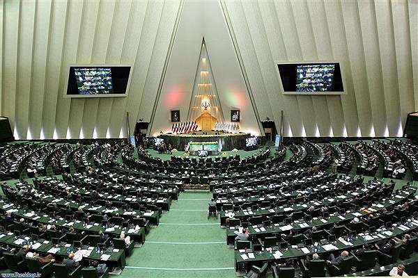 تقدیر 242 نماینده از میرزاده/ نگذارید با پول خانواده های ایرانی دانشگاههای درجه 2 و 3 کشورهای منطقه توسعه یابد تقدیر 242 نماینده از میرزاده/ نگذارید با پول خانواده های ایرانی دانشگاههای درجه 2 و 3 کشورهای منطقه توسعه یابد