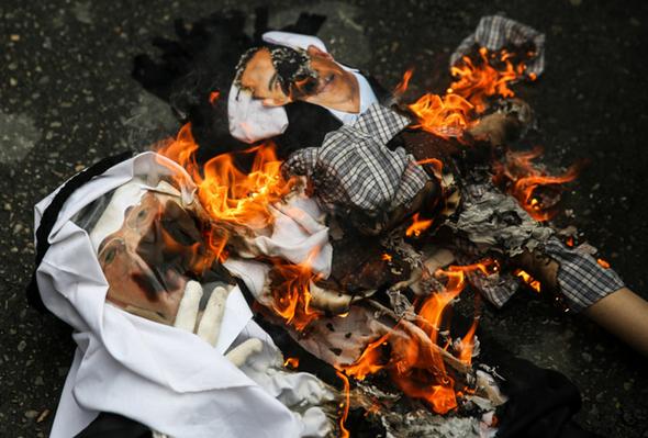 تصاویر : راهپیمایی 13 آبان در تهران