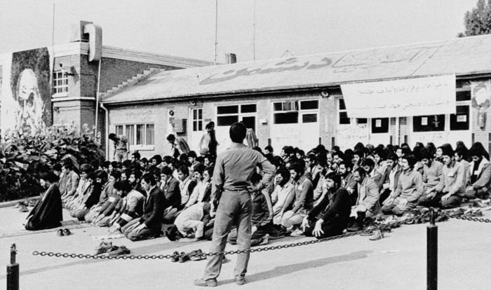 تصاویر : تسخیر سفارت امریکا در تهران