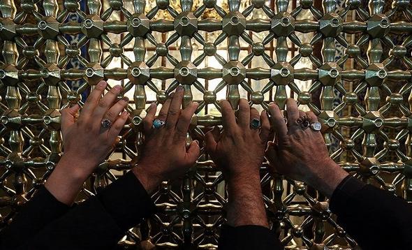 تصاویر : مراسم خطبه خوانی شب عاشورا در حرم مطهر رضوی