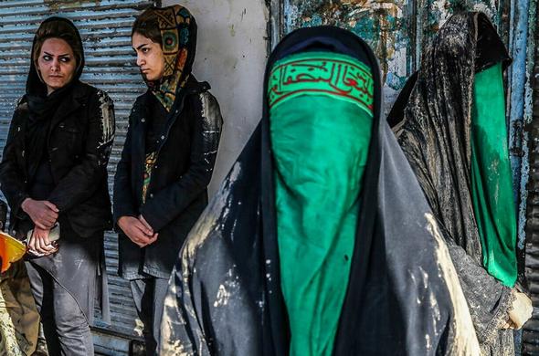 تصاویر : گل‌مالی روزعاشورا در خرم‌آباد