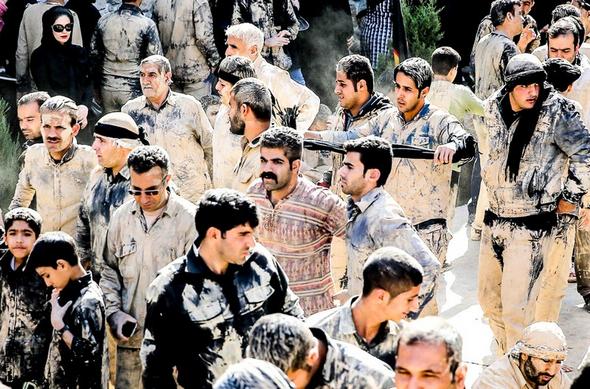 تصاویر : گل‌مالی روزعاشورا در خرم‌آباد