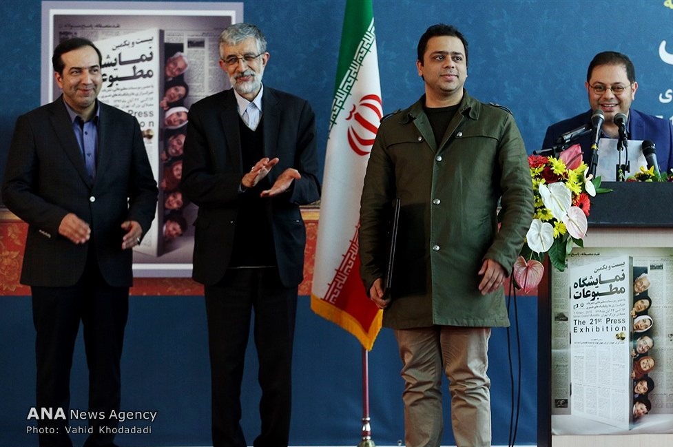 «انتخاب» ، نماد «پاکیزه نویسی» شد/ فرهنگستان ادب فارسی: «انتخاب» در قیاس با دیگر خبرگزاری ها و وبگاهها در درست نویسی ممتاز تشخیص داده شد/ حداد: دلبستگی ما به زبان فارسی فراجناحی است