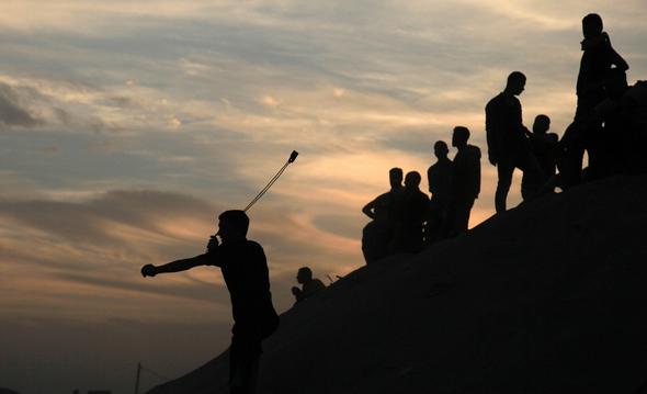 تصاویر : حمله صهیونیست ها به جوانان فلسطینی