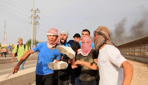 تصاویر : حمله صهیونیست ها به جوانان فلسطینی