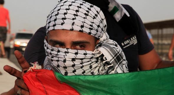 تصاویر : حمله صهیونیست ها به جوانان فلسطینی