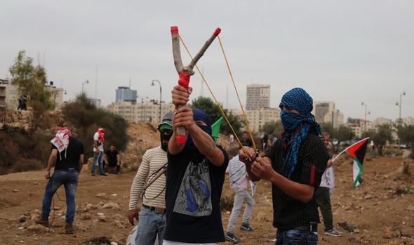 تصاویر : حمله صهیونیست ها به جوانان فلسطینی