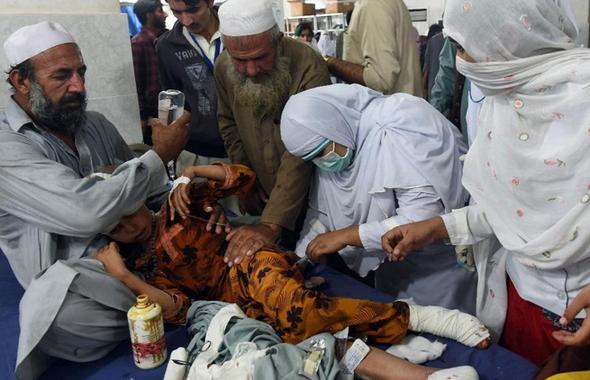 تصاویر : زلزله در پاکستان و افغانستان