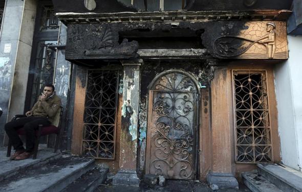 تصاویر : آتش‌سوزی عمدی در قاهره با 18 کشته