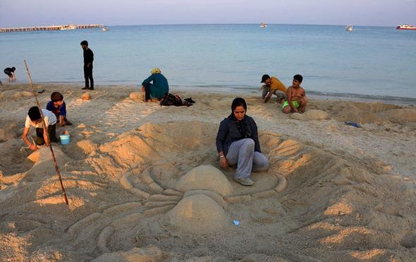 تصاویر : مسابقه مجسمه های شنی در کیش