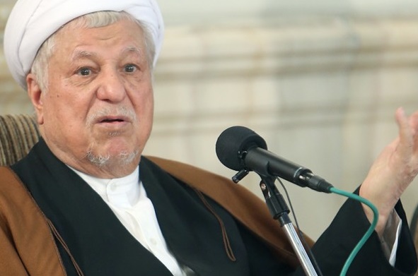 از کنار سخنان رهبری در مورد «حق الناس بودن رای مردم» به سادگی گذشتند، اما برای یک کلمه «نفوذ» این همه هیاهو و تفرقههای سیاسی به راه انداختند از کنار سخنان رهبری در مورد «حق الناس بودن رای مردم» به سادگی گذشتند، اما برای یک کلمه «نفوذ» این همه هیاهو و تفرقههای سیاسی به راه انداختند