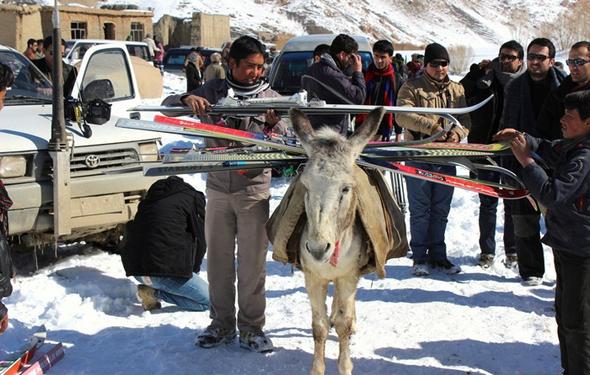 تصاویر : اسکی دختر و پسرها در افغانستان