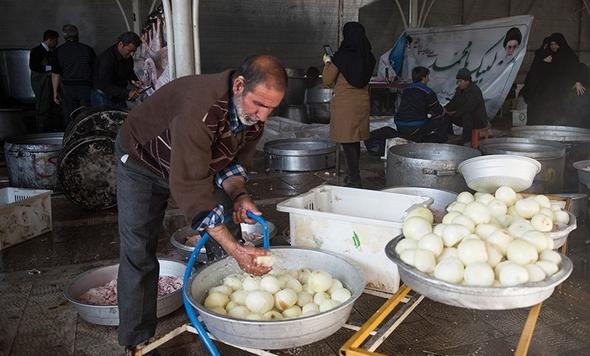 تصاویر : پخت آش 80 تنی بمناسبت ۲۸ صفر در  شیراز