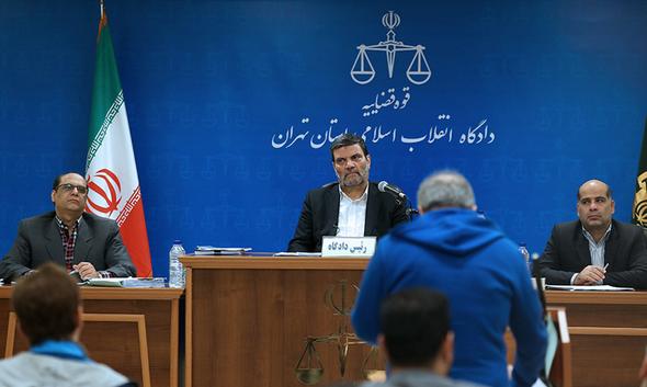 تصاویر : اشک‌های بابک زنجانی در دادگاه