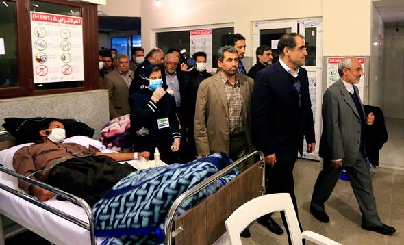 تصاویر : عیادت وزیر بهداشت از بیماران مبتلا به آنفلوآنزا در کرمان