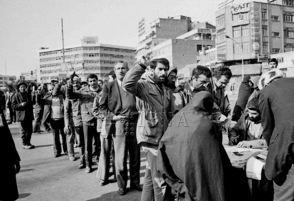 تصاویر : انتخابات مجلس خبرگان و میان دوره ای مجلس در 19 آذر 1361