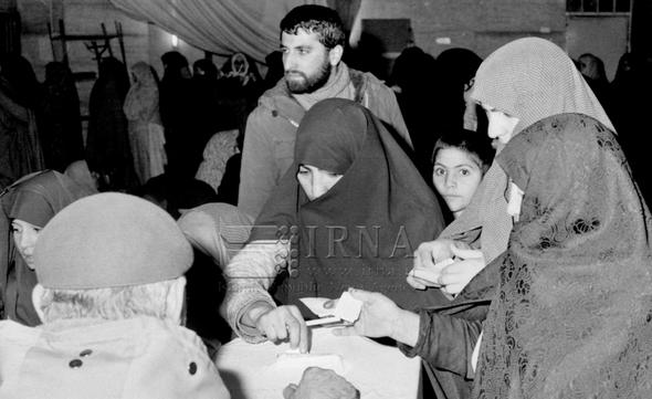 تصاویر : انتخابات مجلس خبرگان و میان دوره ای مجلس در 19 آذر 1361