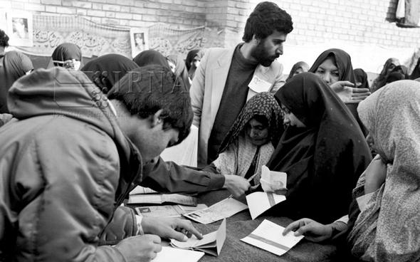 تصاویر : انتخابات مجلس خبرگان و میان دوره ای مجلس در 19 آذر 1361