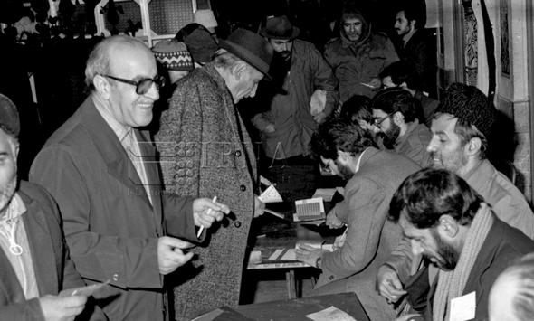 تصاویر : انتخابات مجلس خبرگان و میان دوره ای مجلس در 19 آذر 1361