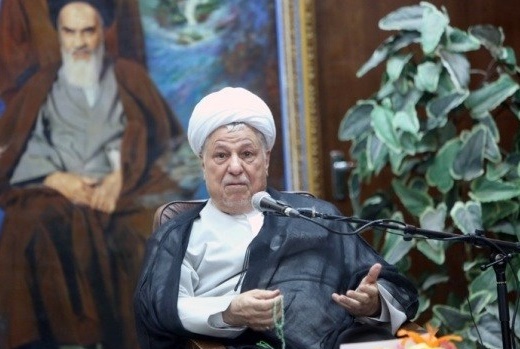 چگونه می شود که این ها، ظریف را خائن می خوانند؟! / به راستی مگر جهالتی بالاتر از این می توان یافت؟ چگونه می شود که این ها، ظریف را خائن می خوانند؟! / به راستی مگر جهالتی بالاتر از این می توان یافت؟