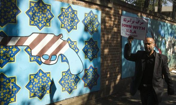تصاویر : گزارش رویترز از هنرخیابانی در تهران