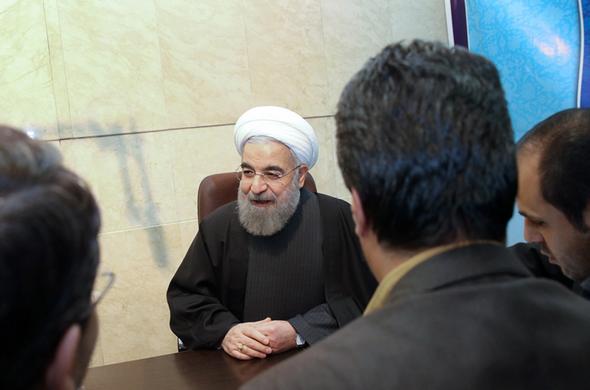 تصاویر : ثبت نام روحانی در انتخابات خبرگان