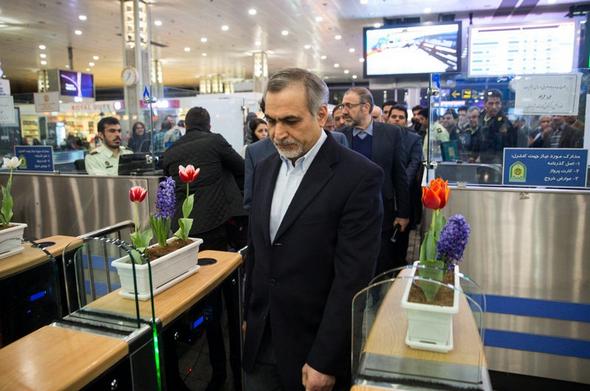 تصاویر : بازدید حسین فریدون از فرودگاه امام (ره)