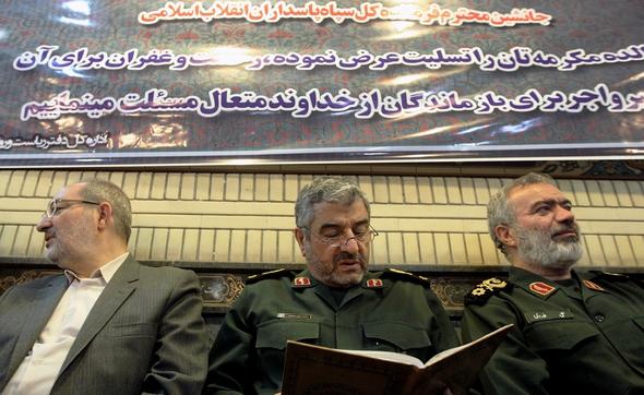 تصاویر : مراسم ترحیم مادر سردار سلامی