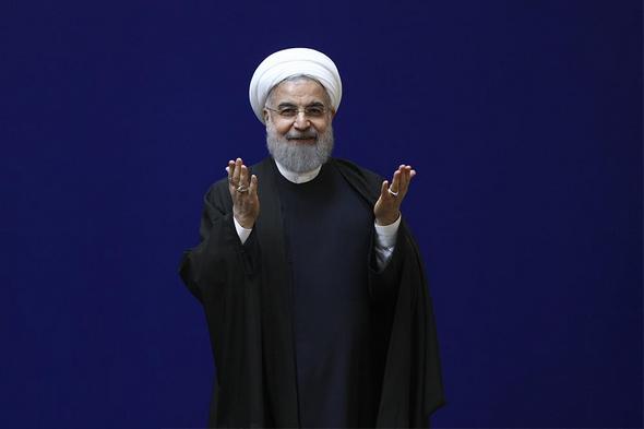 تصاویر : سالگرد روز ملی فناوری هسته‌ای با حضور روحانی