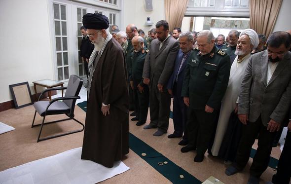 تصاویر : دیدار عیدانه فرماندهان ارشد نیروهای مسلح با رهبر معظم انقلاب