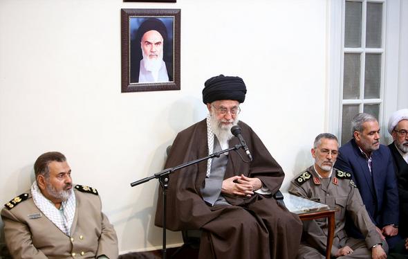تصاویر : دیدار عیدانه فرماندهان ارشد نیروهای مسلح با رهبر معظم انقلاب