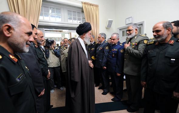 تصاویر : دیدار عیدانه فرماندهان ارشد نیروهای مسلح با رهبر معظم انقلاب