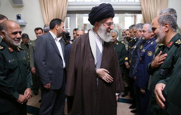 تصاویر : دیدار عیدانه فرماندهان ارشد نیروهای مسلح با رهبر معظم انقلاب