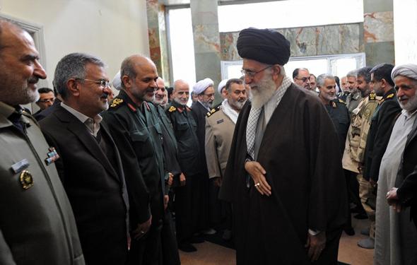 تصاویر : دیدار عیدانه فرماندهان ارشد نیروهای مسلح با رهبر معظم انقلاب