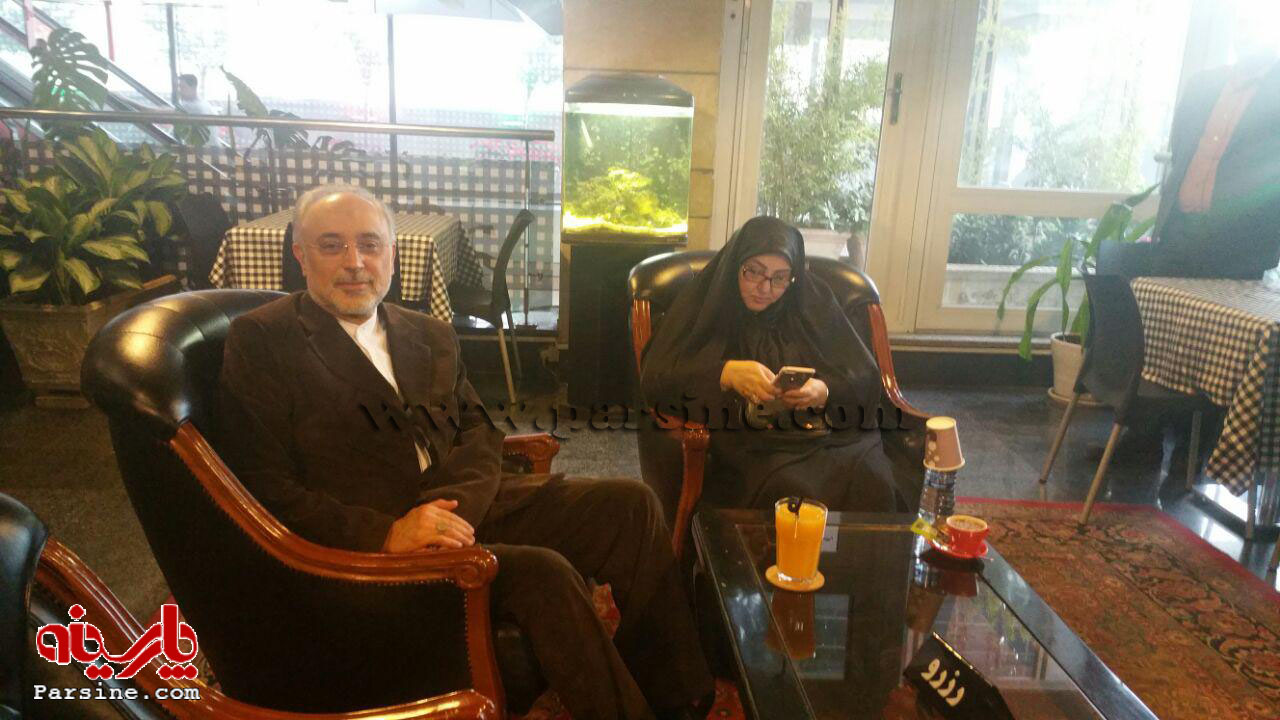 عکسی متفاوت از صالحی و همسرش