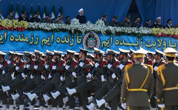 تصاویر : مراسم رژه روز ارتش جمهوری اسلامی