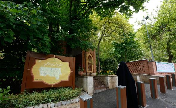 تصاویر : گل‌های زیبا در باغ ایرانی
