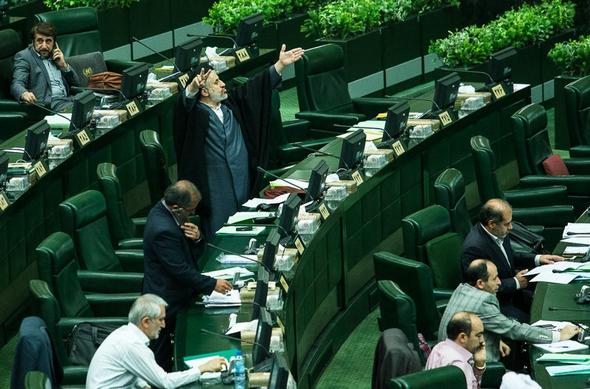 تصاویر : حال و هوای نمایندگان حذف‌شده از مجلس دهم