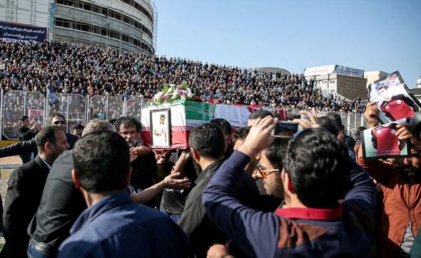تصاویر : تشییع پیکر مرحوم مهرداد اولادی