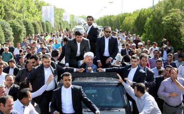 تصاویر : استقبال مردم ارومیه از روحانی