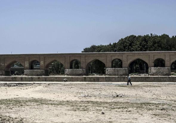تصاویر : زاینده‌رود دوباره خشک شد