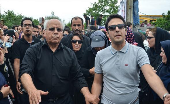 تصاویر : تشییع پیکر «حبیب» از مقابل منزلش