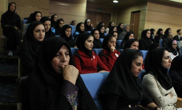 تصاویر : ورزشکاران مهمان افطار رئیس جمهور