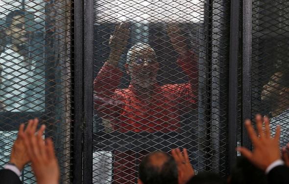 تصاویر : محمد مرسی در دادگاه