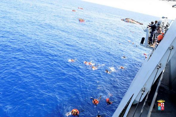 تصاویر : لحظات نجات از غرق شدن‎
