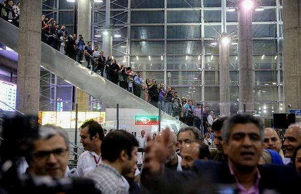تصاویر : استقبال پرشور از عوامل «فروشنده»